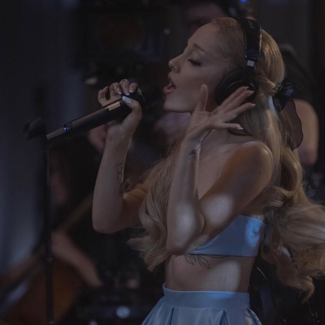 allegra☀️ tweet media