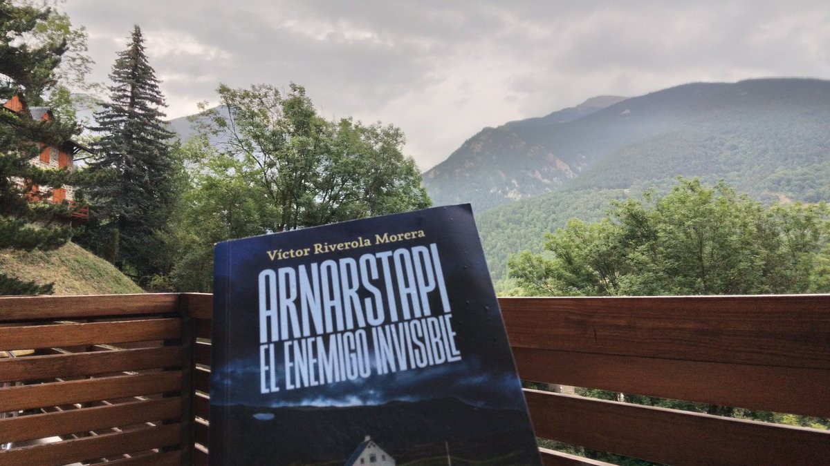 CarloDesign1's tweet image. Desde Queralbs, a 1.236 m d&apos;altura, uns 22-23°C de temperatura i 50% d&apos;humitat.....#ARNARSTAPI 

Gracies Victor @riverolavic per la dedicatoria del llibre, ara si el començo a llegir.😎