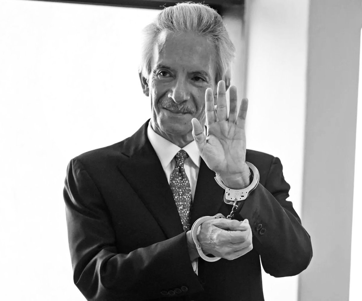 ¡Feliz cumpleaños a mi papá, el periodista y preso político #JoseRubénZamora! 

Mi admiración y gratitud por ser un ejemplo de vida y por demostrar con acciones sus inquebrantables convicciones y principios en la lucha por la verdad, la libertad y la democracia.

#FuerzaZamora