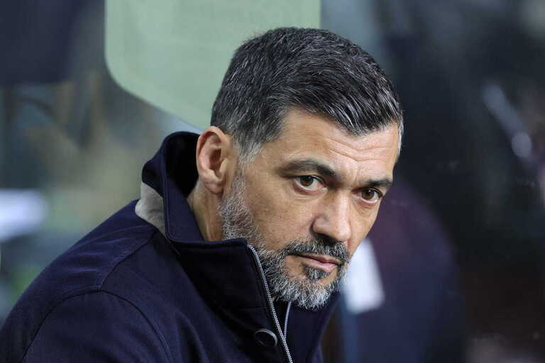 CabineSport's tweet photo. ÚLTIMA HORA | Sérgio Conceição ameaça demissão

Conceição está extremamente desiludido com a SAD do FC Porto, diz fonte próxima do treinador.

Saída de Otávio e a chegada de João Moutinho na base da insatisfação, avança @Record_Portugal https://t.co/wZtQSL7ZQF