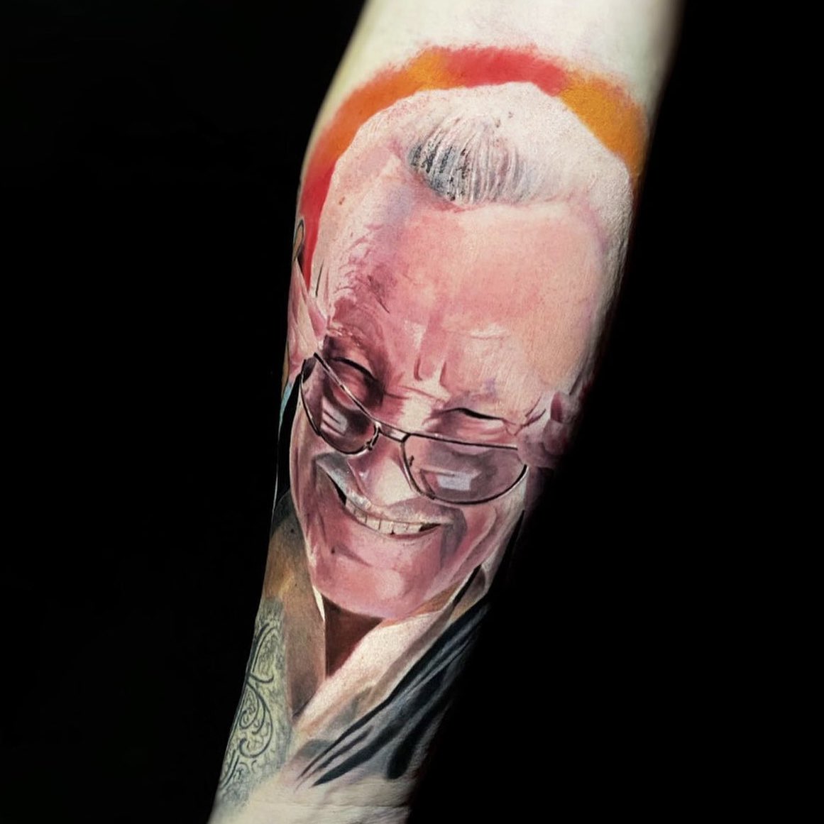 Amazing Stan Lee tattoo portrait by Jardel Canto! Jardel will be joining us in October all the way from Brazil! 🇧🇷