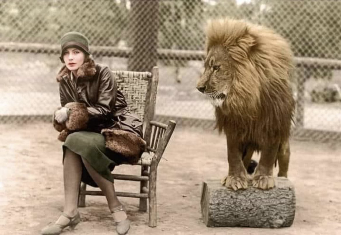 alicanayanlar's tweet photo. Greta Garbo &amp; the MGM loin ~ 1925 https://t.co/IPkvywmiBl