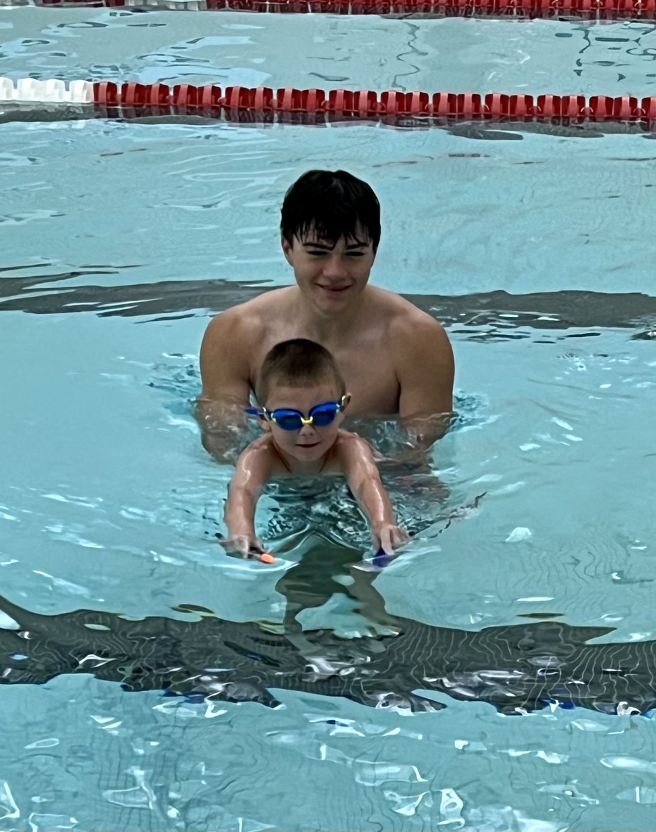 Dragons_Swim's tweet image. So proud of our athletes who are volunteering their time to teach free swim lessons! This new Aqua Stars program, started by senior Liam Fuller, aims to give every child in our community the chance to learn to swim. #swimforall
@NPHSDragons