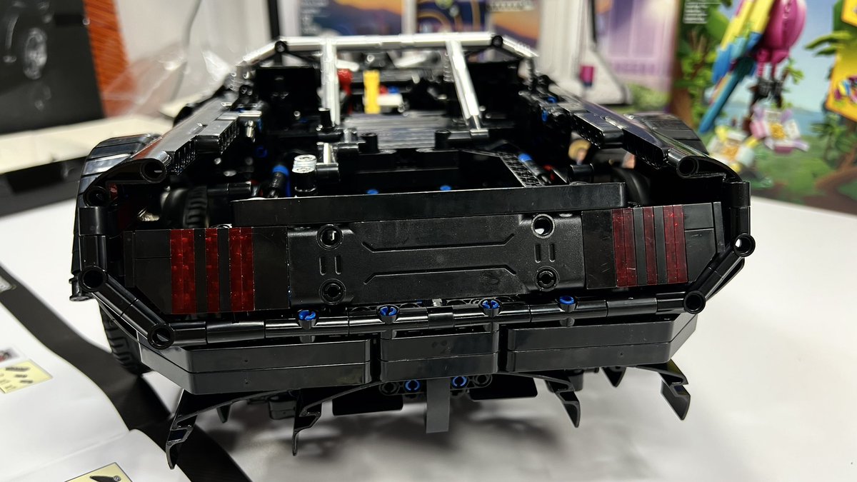 bricks_all's tweet image. Progress after the Saturday morning livestream of the Nifeliz NF10210 Hooniken pt11 #Nifeliz #Hooniken #KenBlock #Hoonicorn #Technic

Added working doors, rear diffuser, rear lights and panel, silver/chrome tool cage.

youtube.com/live/acQ5MJ6WV…