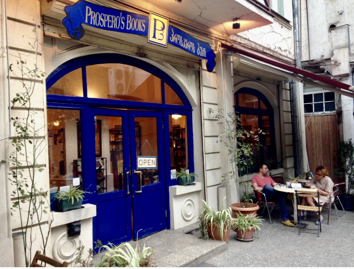 .#GreatPlace @prosperosbooks #RustaveliAvenue #Tbilisi 🇬🇪