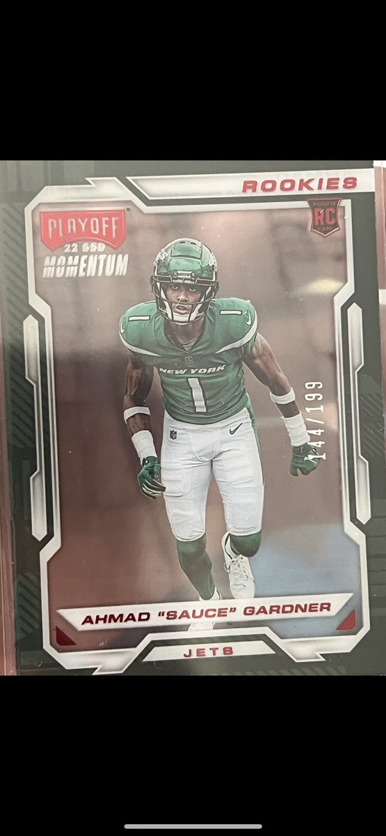 🚨 FOR THE FANS  🚨 

I’m giving a SAUCE GARDNER 

✍🏽 Autographed Rookie card 💰 

To 1 person who likes and Retweets this

I’ll be giving it away at the end of tonight’s game 👀 

/25 Sauce Rookie auto 🔥 

#Jets #Takeflight #TheHobby #Prizm 
#whodoyoucollect  #NYC CB1 🔒