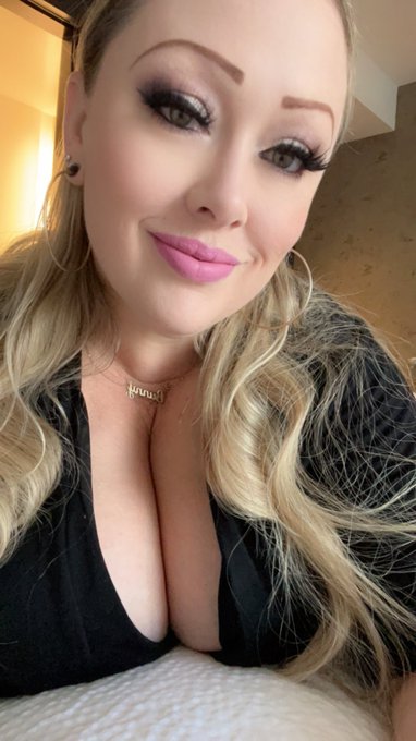 Good afternoon NYC🌞 Ready to shoot with the gorgeous @ElizaAllure https://t.co/vNlfGk37Uu<a href="/tag/blonde"class="tags"><span>#blonde</span></a><a href="/tag/highheels"class="tags"><span>#highheels</span></a><a href="/tag/maid"class="tags"><span>#maid</span></a><a href="/tag/fishnets"class="tags"><span>#fishnets</span></a><a href="/tag/giving"class="tags"><span>#giving</span></a><a href="/tag/costume"class="tags"><span>#costume</span></a>