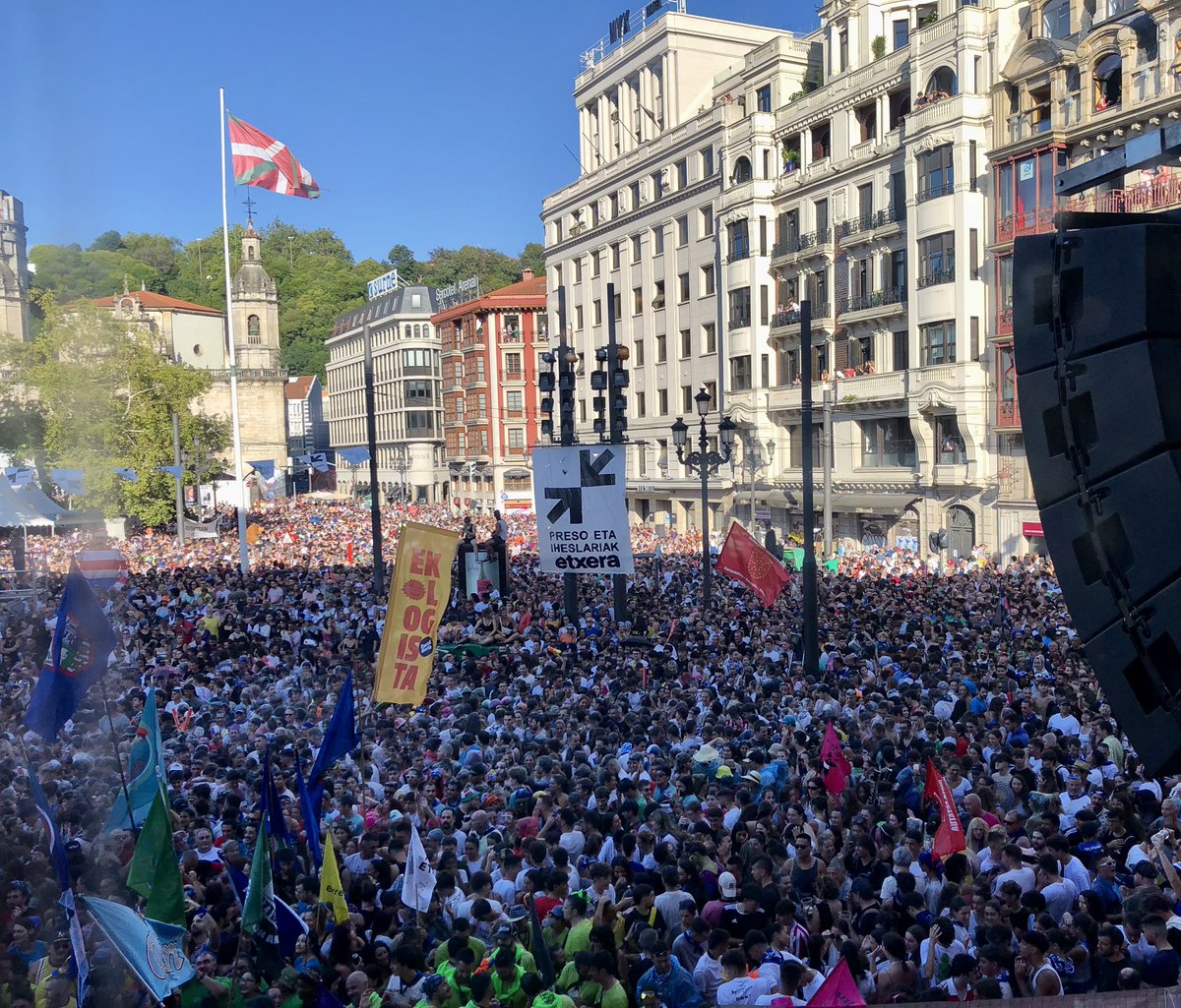 jabotxa62's tweet photo. Azkenean Marijaia etorri da. Ona Aiora @zeamaysrock 🎶 Goza dezagun #AsteNagusia23 https://t.co/52gucJ8UlN