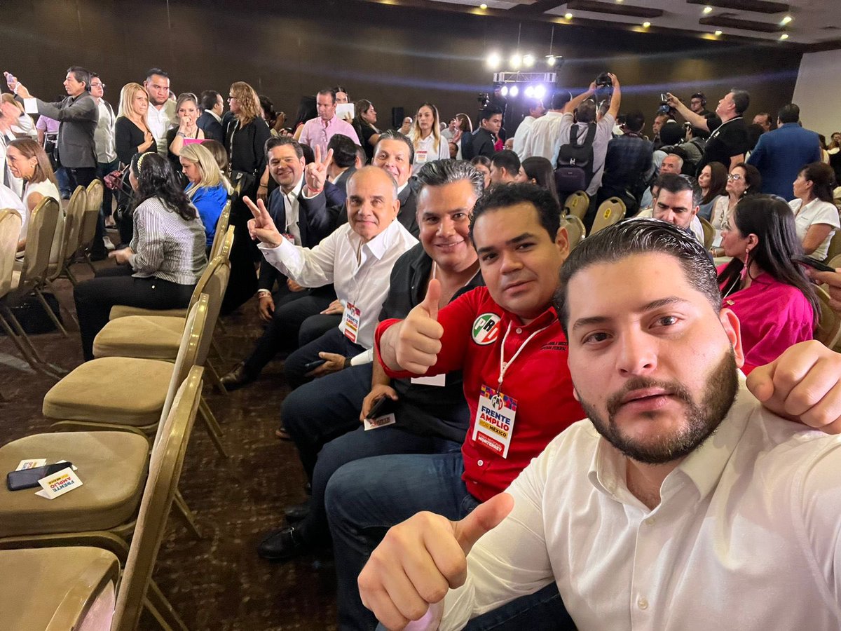 PabloAnguloB's tweet photo. Ya en el #ForoMonterrey del #FrenteAmplioPorMéxico. 

Síganlo en las redes sociales del @PRI_Nacional, con estos espacios de diálogo nos fortalecemos rumbo al 2024. 🔵🔴🟡 https://t.co/57WYy1ROqY