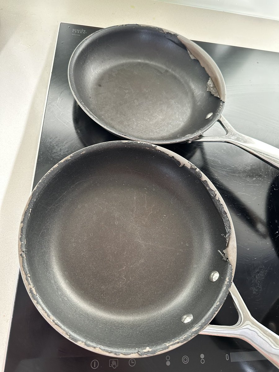 andyyardley's tweet photo. @lecreuset very disappointed with the durability of your current pan design, we’ve had some for years (12+) which have lasted great but the ones we got a few years back have literally fallen to pieces 😞 https://t.co/jbTJ933gPT