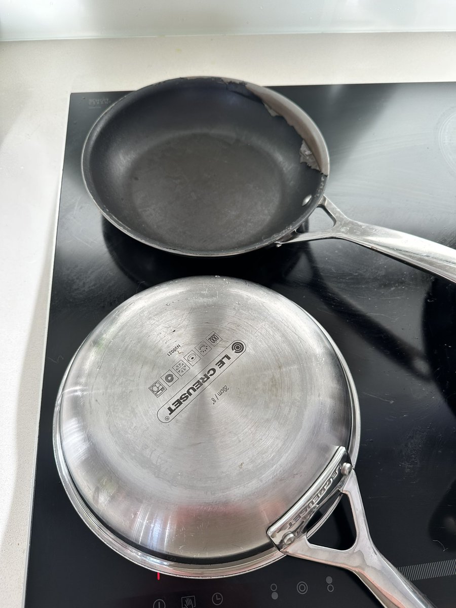 andyyardley's tweet photo. @lecreuset very disappointed with the durability of your current pan design, we’ve had some for years (12+) which have lasted great but the ones we got a few years back have literally fallen to pieces 😞 https://t.co/jbTJ933gPT