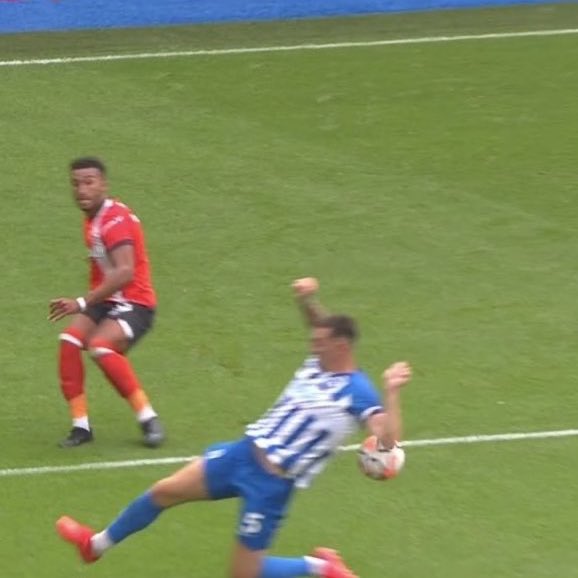OwenUnitedView's tweet photo. A reminder, this was given as handball for Luton against Brighton last weekend.

And this wasn’t given as handball for #MUFC against Spurs today.

The consistency of referee and VAR decisions in the Premier League is scandalous.

#TOTMUN https://t.co/seOA5gHolp