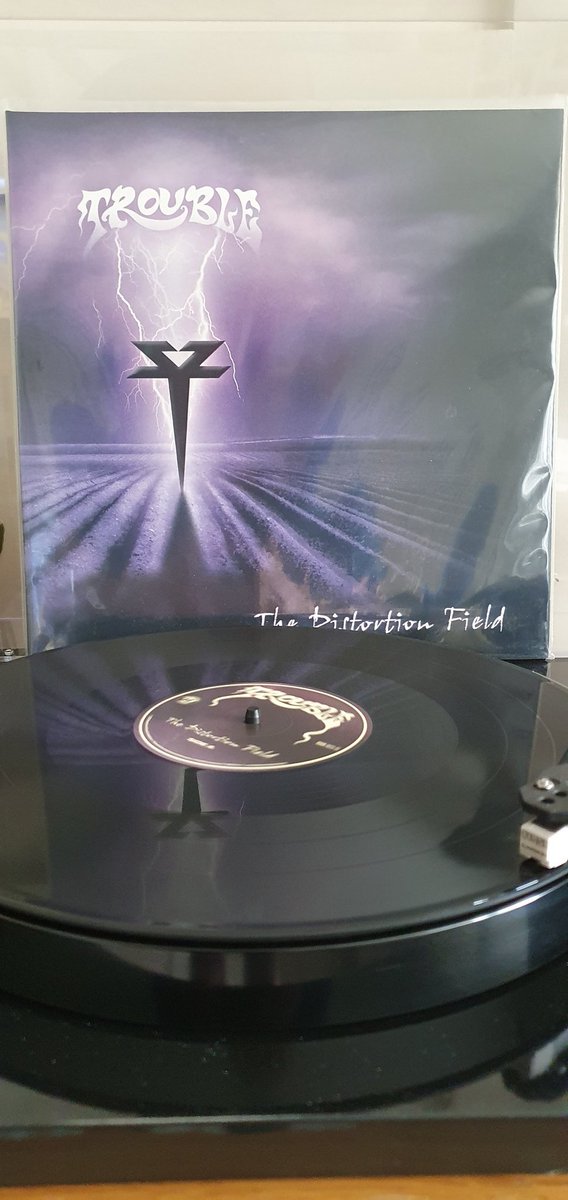 bigeuzi's tweet photo. #NowSpinning @troublemetal #TheDistortionField #doommetal #vinylcollection https://t.co/dXf5E3T5wS