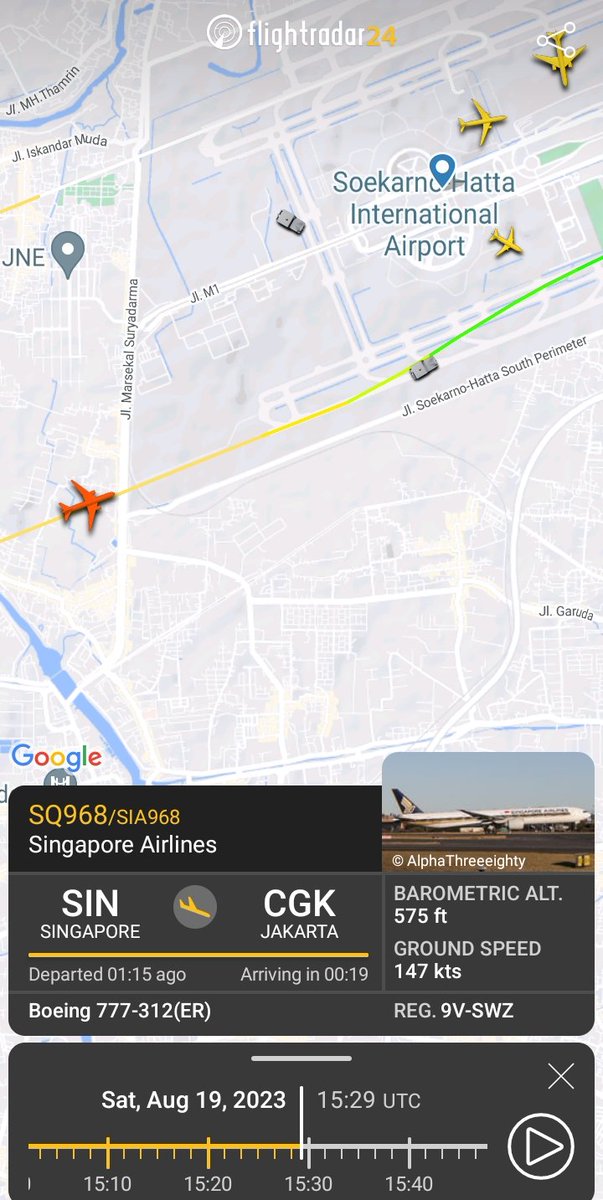 GerryS's tweet photo. Ada pesawat Singapore Airlines malam² go-around di bandara Soekarno-Hatta ada apa? Teman yang onboard SQ968 nanya, soalnya bukan di jam sibuk. Kata captainnya gak dapat landing clearance. Lha kok?

Ternyata setelah buka FlightRadar24, ada kendaraan runway inspection masuk runway (pasti dengan ijin), dan sepertinya telat keluar atau menemukan sesuatu yang butuh di cek.

Pesawat go around di 500ft diatas permukaan landasan. Masih aman, cuman buat saya, kenapa kendaraan yang jalan di runway tidak menghadap incoming traffic (untuk situational awareness yang lebih bagus) seperti di bandara² sibuk lainnya?

Bersyukur komunikasi berjalan baik dan pesawat tidak menunggu terlalu sama untuk go-around.

Go-around itu seru buat beberapa, mengerikan buat beberapa, tapi memang terjadi sehari² di segala penjuru dunia (bisa dibilang "jarang tapi sering", mungkin?)

Semoga next time koordinasi antara pesawat, tower dan airside inspection vehicle bisa lebih bagus (seperti biasanya).