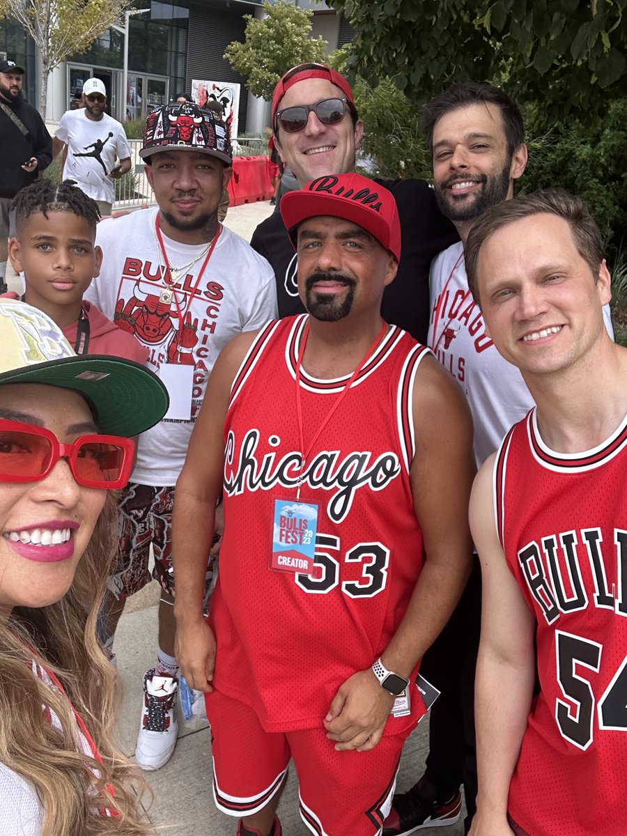 let’s gooooo!!!

#BullsFest