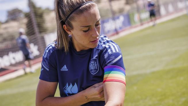 ¡Última Hora! La FIFA prohíbe usar el brazalete arcoiris en la final del mundial femenino entre España e Inglaterra