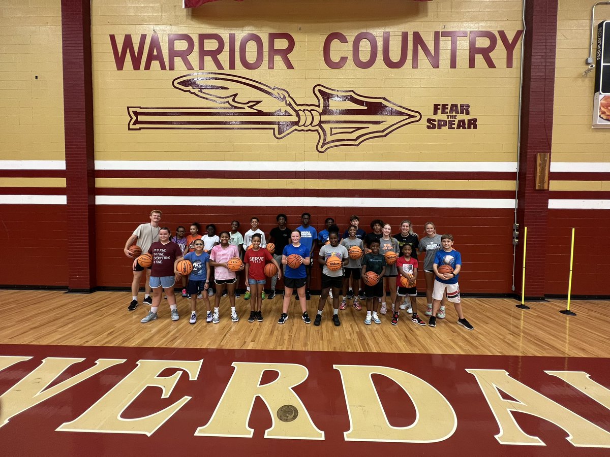 JoshuaBugg4031's tweet photo. BIG shout 🫡🏀 out to @jalynholcomb and Will Pruitt from @lipscomb for taking time out of their weekend to run an excellent 2 day skill and competition basketball camp for Rutherford County student athletes. #LetsGetBetter @RiverdaleHighTN https://t.co/O7EqAwSMEd