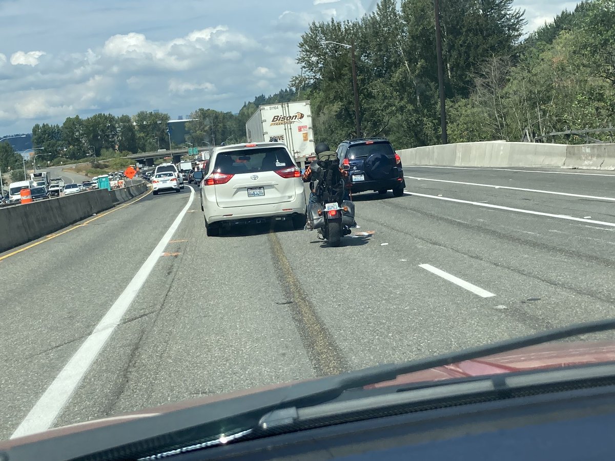 ESTRAHarassment's tweet photo. Yesterday afternoon #MLTPD parked in place I often pass then drove off 30 seconds after I passed away (hmm) #SSDI #HarassmentCouple ahead of me at #PickNPull Lynnwood, WA spending 30+ minutes to delay and bully, took me 6 minutes max. At @Lowes, #Harassment in and out of store. https://t.co/Dd7a2SvdbM