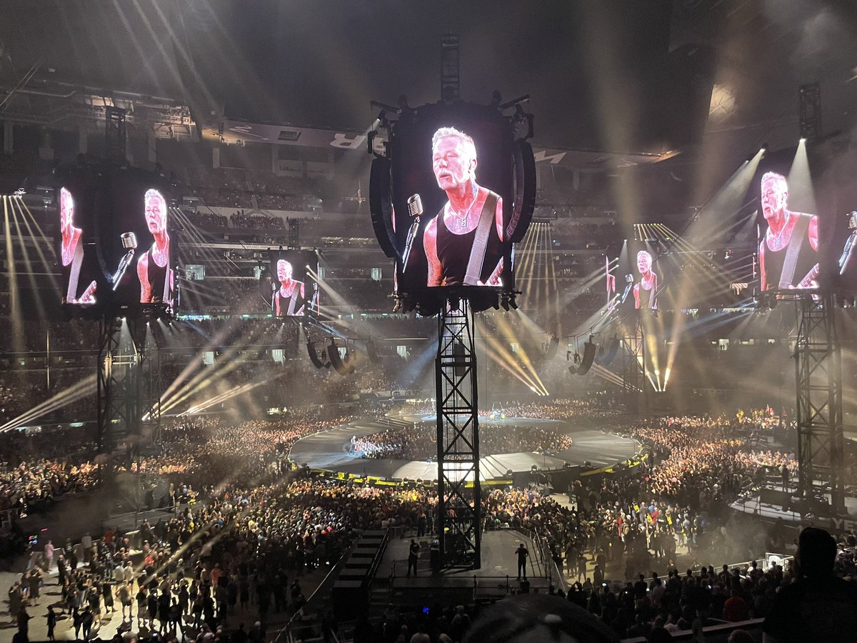 UKzAo's tweet photo. @crispyonetx This is where we were 🤘 what a show! https://t.co/U8u9wTSbla