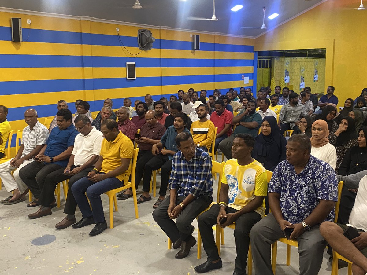NizarNiyaz's tweet photo. Ufaaveri amaanraaje akah mulhi Vilingili edhi govanee….
IA. Ehburun @ibusolih mi inthikhaabu kaamiyaabu kuravvaane.  Enmenge Vote 3 ah 

#UfaaveriAmaanRaaje 
#IbuAslam2023 
#VoteForMDP https://t.co/dpVxPSIyi7