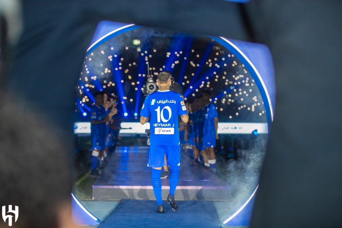 Alhilal_FC's tweet image. 🔝التاريـخ يُكتب بإبهـار 🤩💙

#الهلال