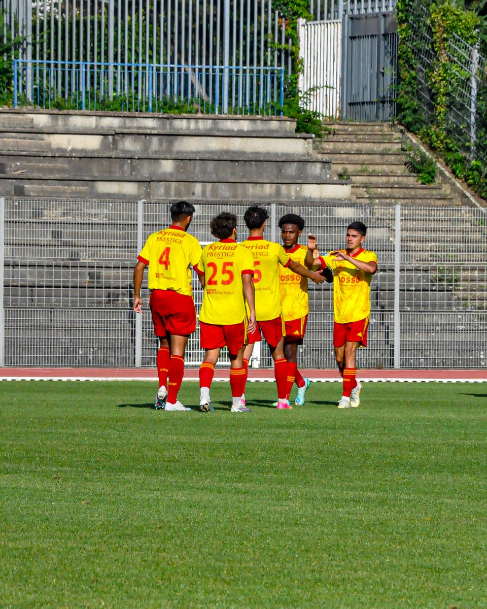 assaintpriest's tweet photo. DUCHASSP | ⚫️0-1💊 | ⏱45’
Saint-Priest devant à la pause ! Après une première mi-temps de qualité, récompensé par un but signé Khelis Madar, l’ASSP fait la course en tête dans ce match ! 🔥
~ #Prépa𝗔𝗦𝗦𝗣 | #N3 | #𝗔𝗦𝗦𝗣 | #DUCHASSP https://t.co/VpOY7ezxoq