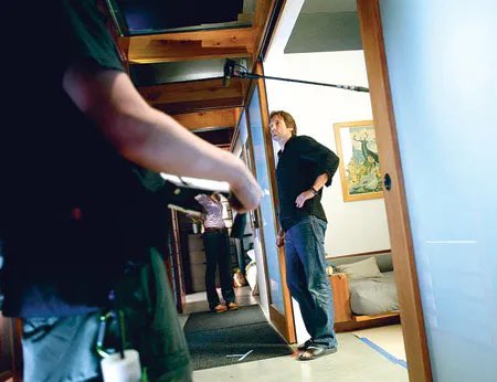 hearteyes4david's tweet photo. #OnSetSaturday! I love BTS pictures. These are from #Californication and most are between shots. What are some of your favorite on set shots? #DavidDuchovny #Hearteyes https://t.co/k6ifW5hYh4