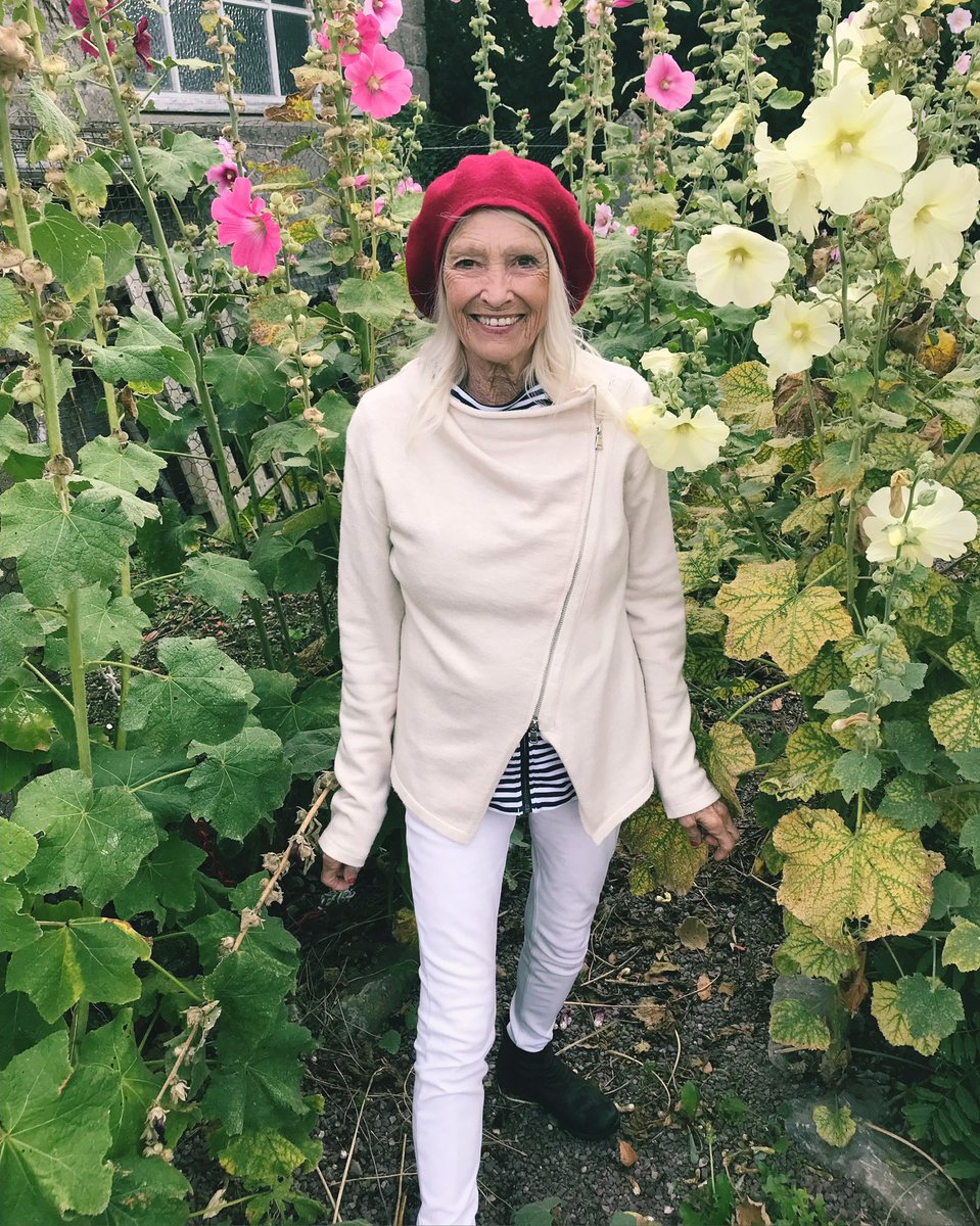 Kristin Chenoweth tweet media