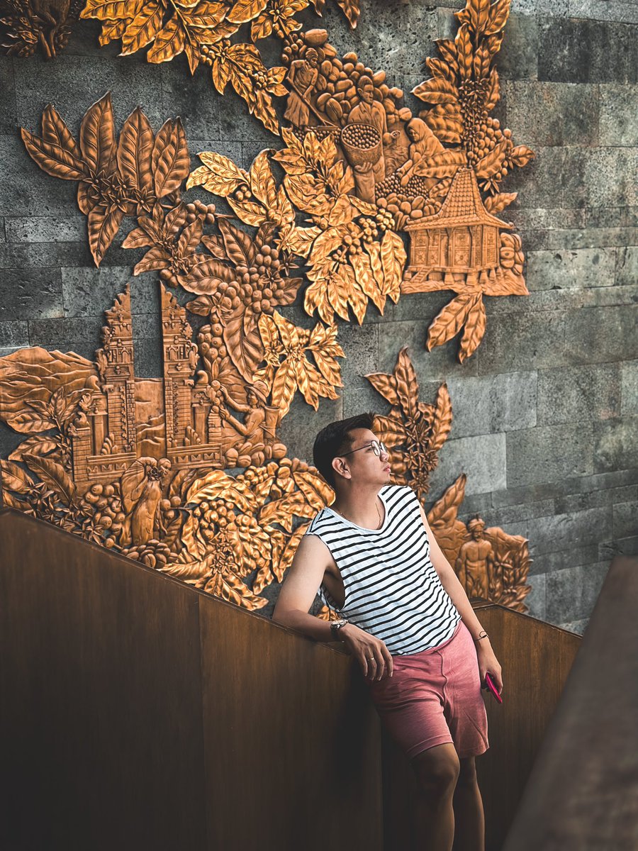 Reveenn's tweet photo. Starbucks Dewata Bali https://t.co/heaEnTQg8i