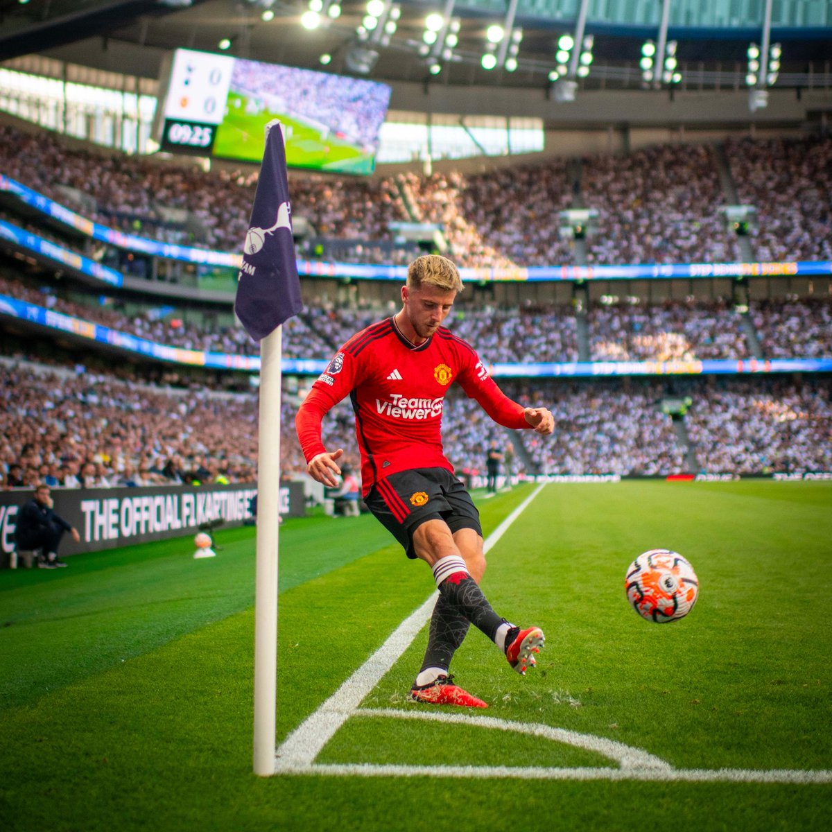 UtdBart's tweet photo. 9 passes completed in 48 minutes… the fact that Mount was Ten Hags priority signing this summer will forever baffle me.

#TenHagOut #MountOut https://t.co/zjCuehAibc