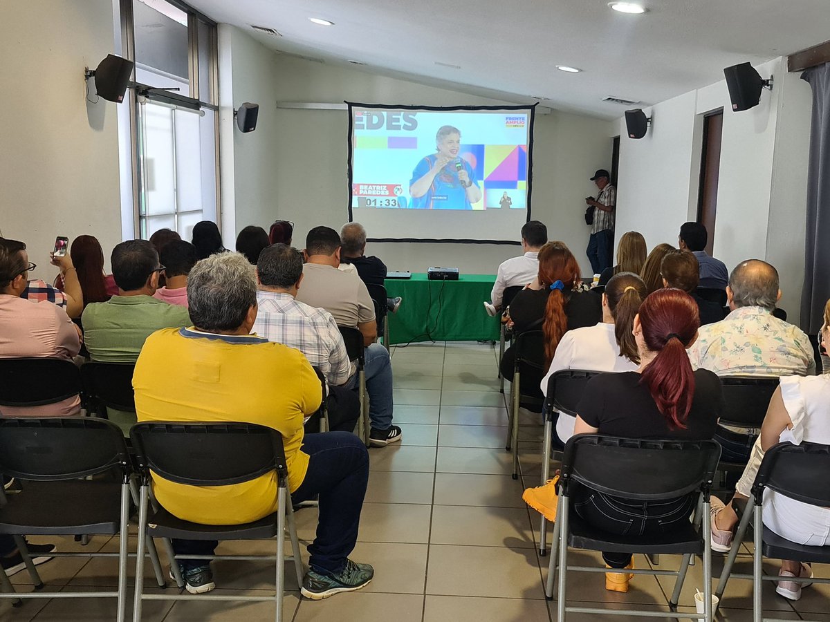 PaolaGarateV's tweet photo. Siguiendo el 2do foro regional #ForoMonterrey "Un futuro viable para México"

@CDEPRISinaloa
@BernAntelo
@BeatrizParedes
#FrenteAmplioPorMexico https://t.co/yBFhULei7x