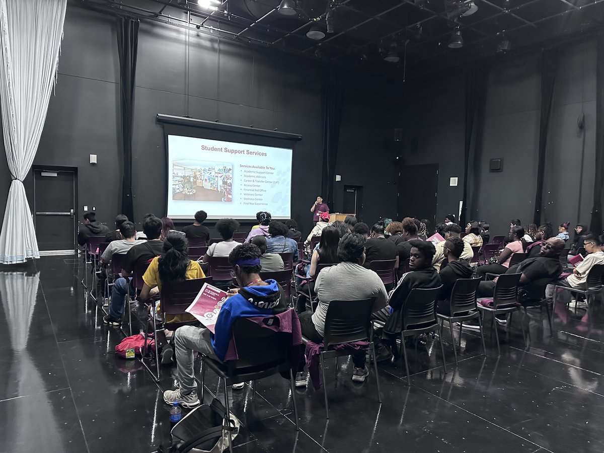 KK_College's tweet photo. Today during Start Smart Student Orientation, students received assistance to be ready on day ☝🏾. 

We are excited to get the semester started, don’t forget, classes begin Thursday, August 24. 

#StudentsFirst #KKCStrong #StartSmart #CommunityCollege #LetsGo #Fall2023 https://t.co/fzb6XQsw4h