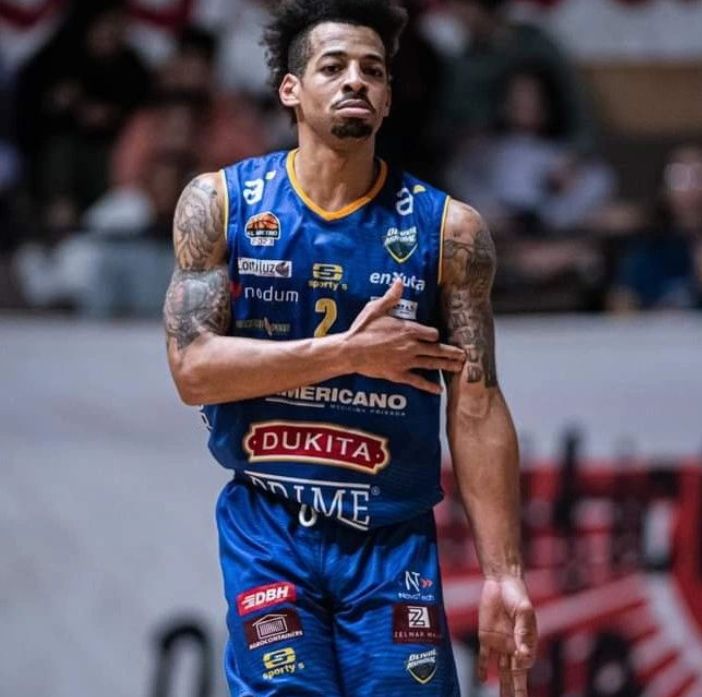 fare49's tweet image. Trevor Gaskins 🇵🇦 35min 9P 8R 3A 1S 9EF 3/11 FG 2/9 3PTS 1/2 FT @Olivolmundial (6-9) perdió 47-63 #Stockolmo
Gaskins fue 2ndo en puntos y rebotes del equipo. 
@ElMetro_Uy 🇺🇾 #ElMetro 
#Panama 🇵🇦 #basketball #FARESTATS