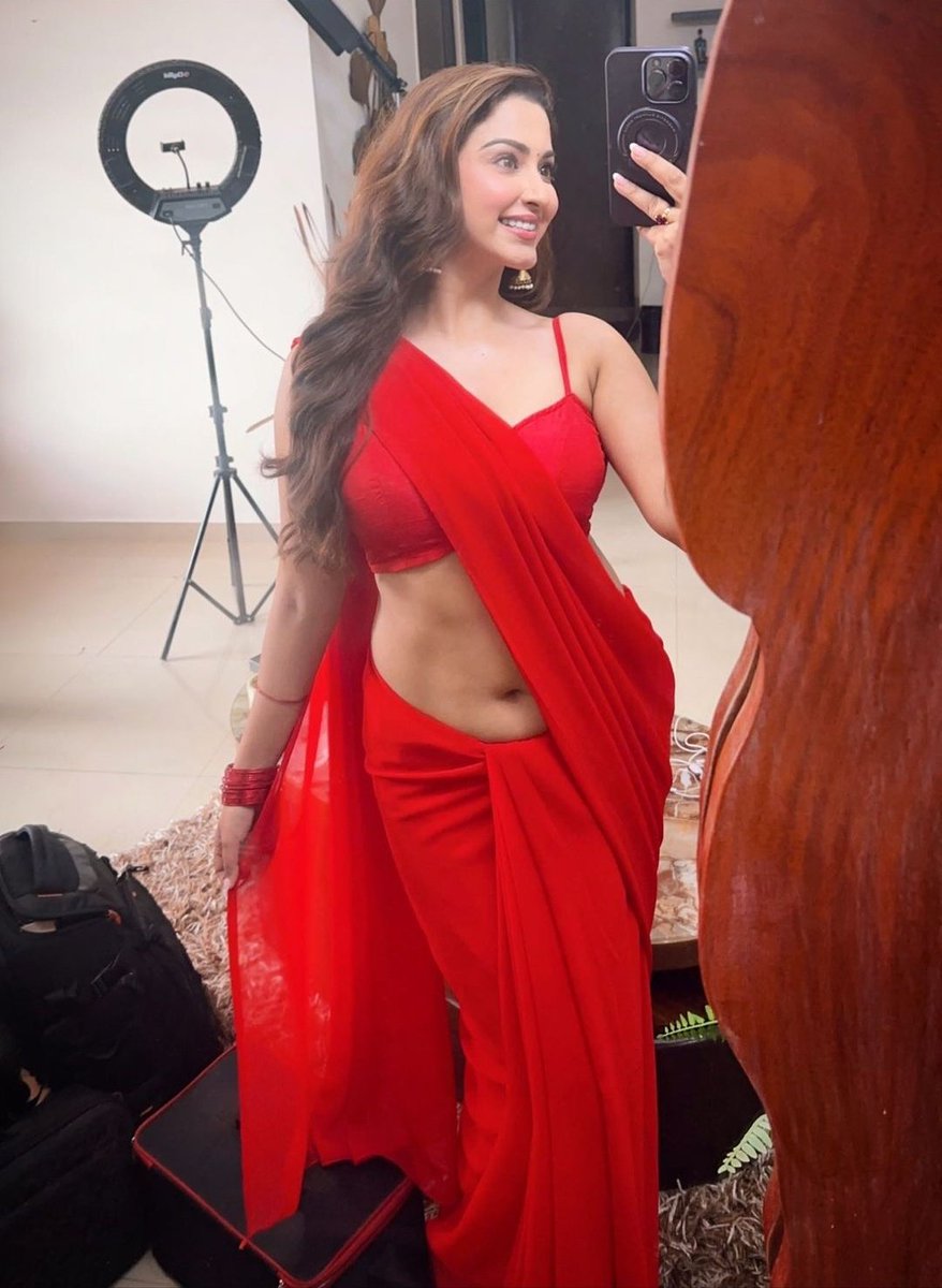 Esshanya_M's tweet photo. Eshu ❤️

#navel #navelplay #navelqueen #navelfetish #navelshow #navelkiss #navelpiercing #sareenavel #piercednavel #navelchain #navellicking #bollywood #bellychain #bellypiercing #bellydancer #bellydancing #actressnavel #kajal #anushka #tamanna #bellydance #tollywood #movie https://t.co/IxfsEFyDkQ