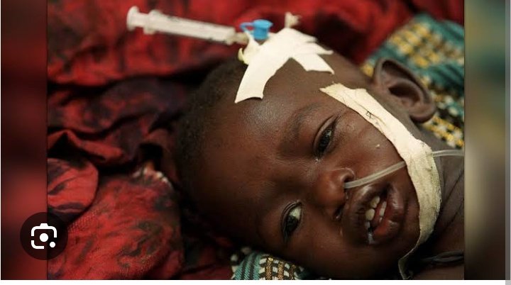 Parents dont stay with sick child at home.
For doctors too, mama akisema mtoto wangu hayuko sawa just be keen, mothers know much, trust them 💯