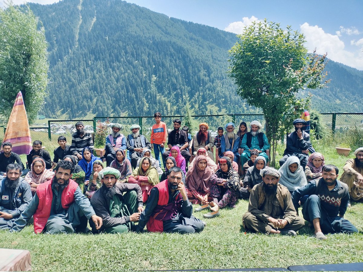 IcarIgfri's tweet photo. ICAR-CITH, @IcarIgfri RRS, Srinagar @IgfriS & @AgricultureKmr organised an awareness cum training camp on Integrated Farming System at Aru, Anantnag for agropastoralists of Geerwad behak.
#Diversification
#Livelihoodsecurity
@PIB_MoTA @icarindia @IYRP2026 https://t.co/AwHRnMCaso