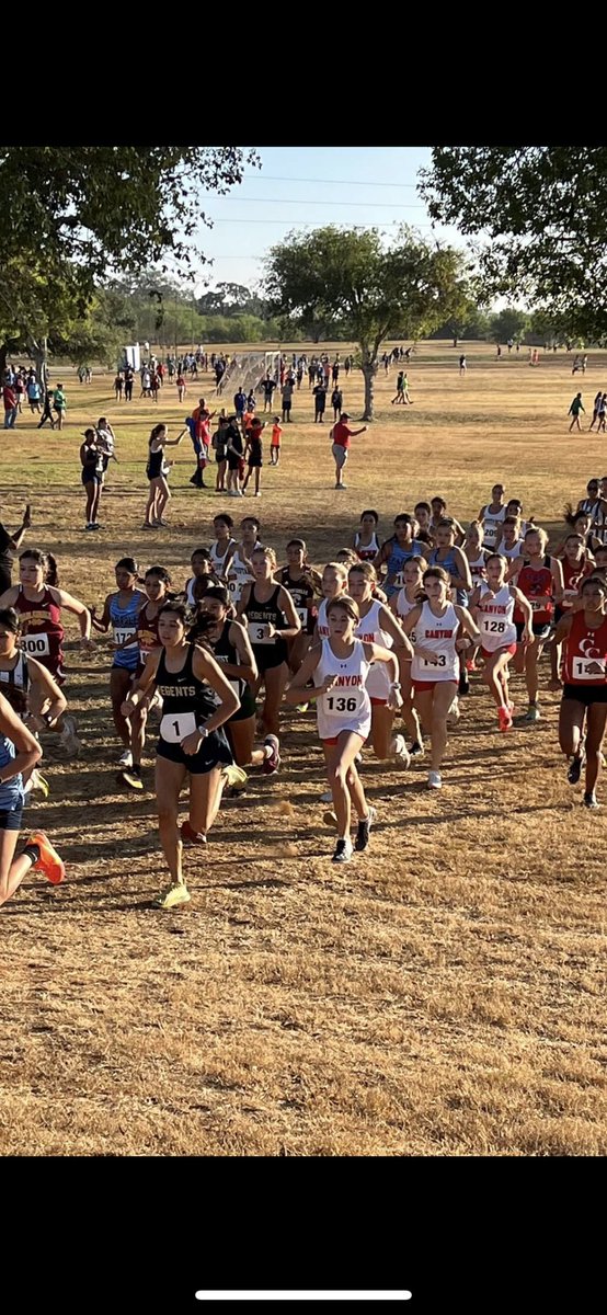 xc_canyon's tweet photo. Love it when they work as a team! VG 2nd Madi Molinar 3rd ally Hennessee 12th @DavissonDustin @AthleticsCanyon @CoachLeonardTX https://t.co/8tqJMbfgoe