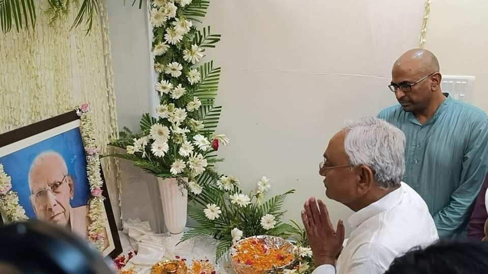JdudelhiHQ's tweet photo. मुख्यमंत्री श्री नीतीश कुमार जी, पटना प्रमंडल के आयुक्त श्री कुमार रवि जी के पिताजी स्वर्गीय राम प्रसाद जी के श्राद्धकर्म में शामिल हुए।

#JDU #Bihar #NitishKumar #KumarRavi https://t.co/CRbjNskmdj