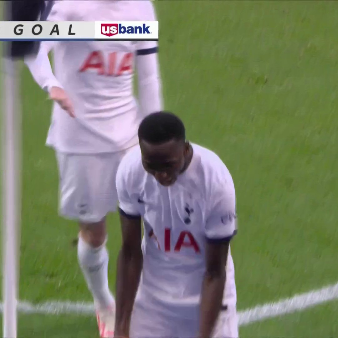 Spurs go 1-0 up on Manchester United and Tottenham Hotspur Stadium ERUPTS! 🔥📺 @nbc & @peacock”