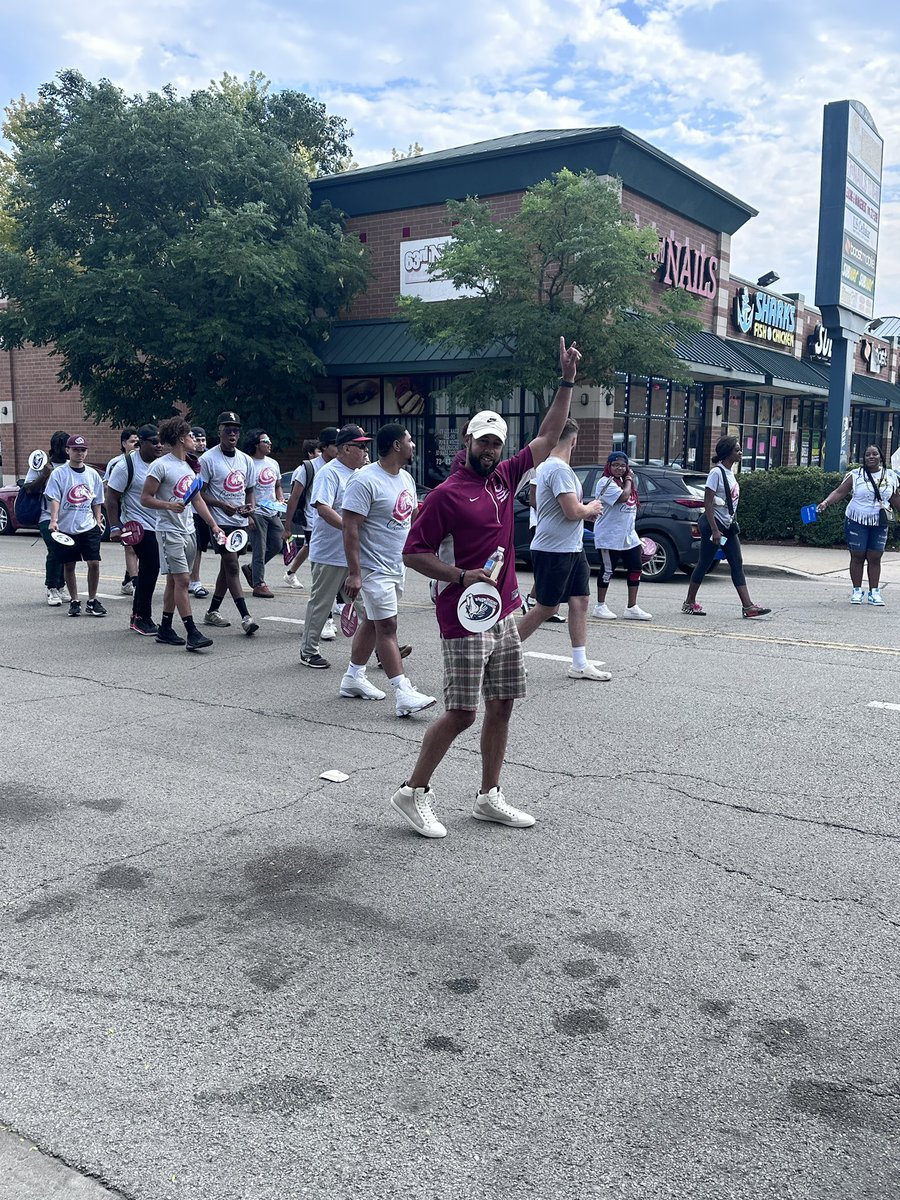 KK_College's tweet photo. 🎉 The KKC Department of Athletics and student athletes had a great time during the Englewood Back 2 School Parade! @EnglewoodParade thank you for having KKC apart of the celebration 🎉 https://t.co/D9AgjqBF2O