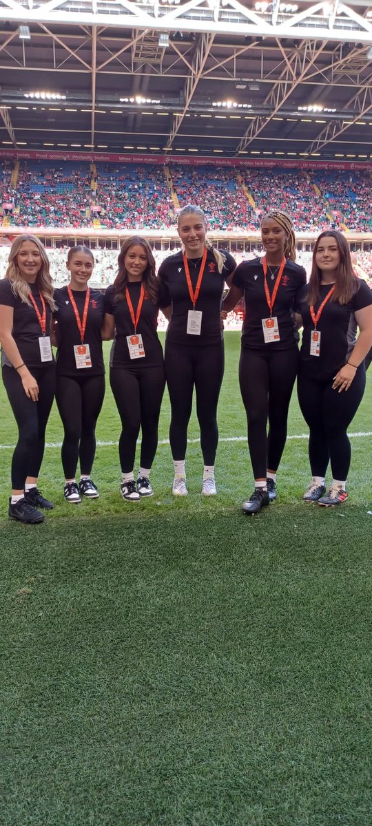 Many thanks to the Cardiff U18’s girls again today for their ball team duties along with our <a href="/WelshRugbyUnion/">Welsh Rugby Union 🏴󠁧󠁢󠁷󠁬󠁳󠁿</a> Apprentices

Great Job 👏