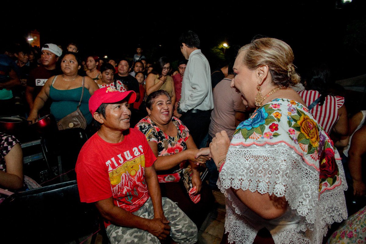 MarisaFrancoC's tweet photo. Anoche ante los y las hunucmenses rendí el Segundo Informe de Gobierno , con cuentas claras los habitantes fueron testigos de todo lo que se ha logrado en este último año, también les enseñe los próximos proyectos que vienen para nuestro municipio y sus comisarías . https://t.co/QhJyM4891m