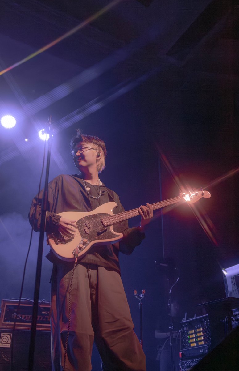 ricespicemag's tweet photo. wave to earth's first show on their North America tour at the UC Theatre in Berkeley last night 🌊

photos by Sylvie Lam

https://t.co/LznKb1Sb75

#wavetoearth #w2e https://t.co/m0DvzcNqpQ