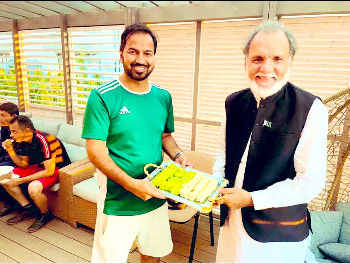 pak_polish's tweet photo. It's been a great pleasure for us to host Sarfraz khan saheb (From Radio Pakistan ), We had a fruitful discussion with community Professionals &amp; business development managers. Sarfraz khan saheb appreciated the members for providing services to community. https://t.co/0r63UszZkC
