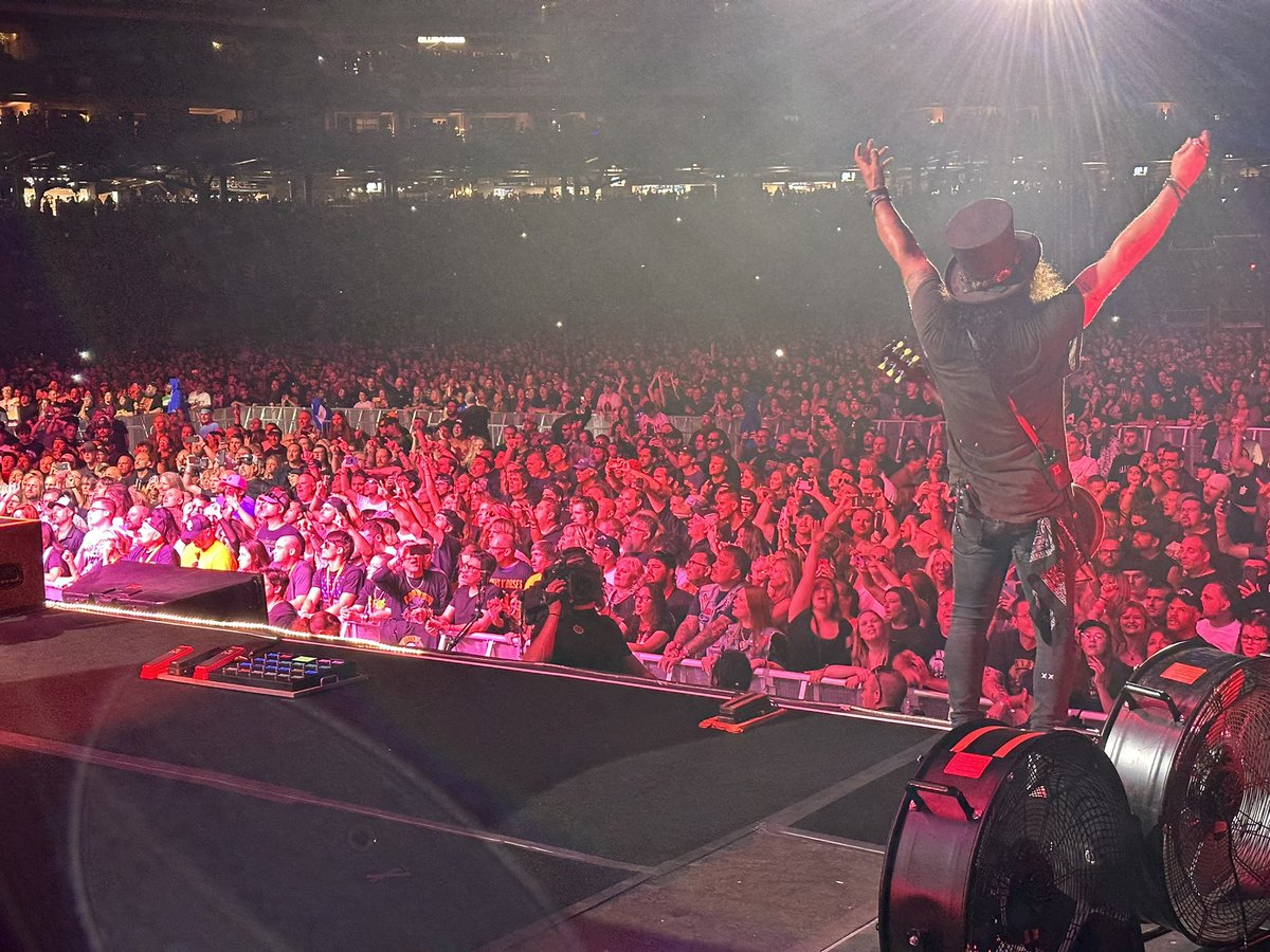 A few more photos from Pittsburgh. <a href="/gunsnroses/">Guns N' Roses</a>