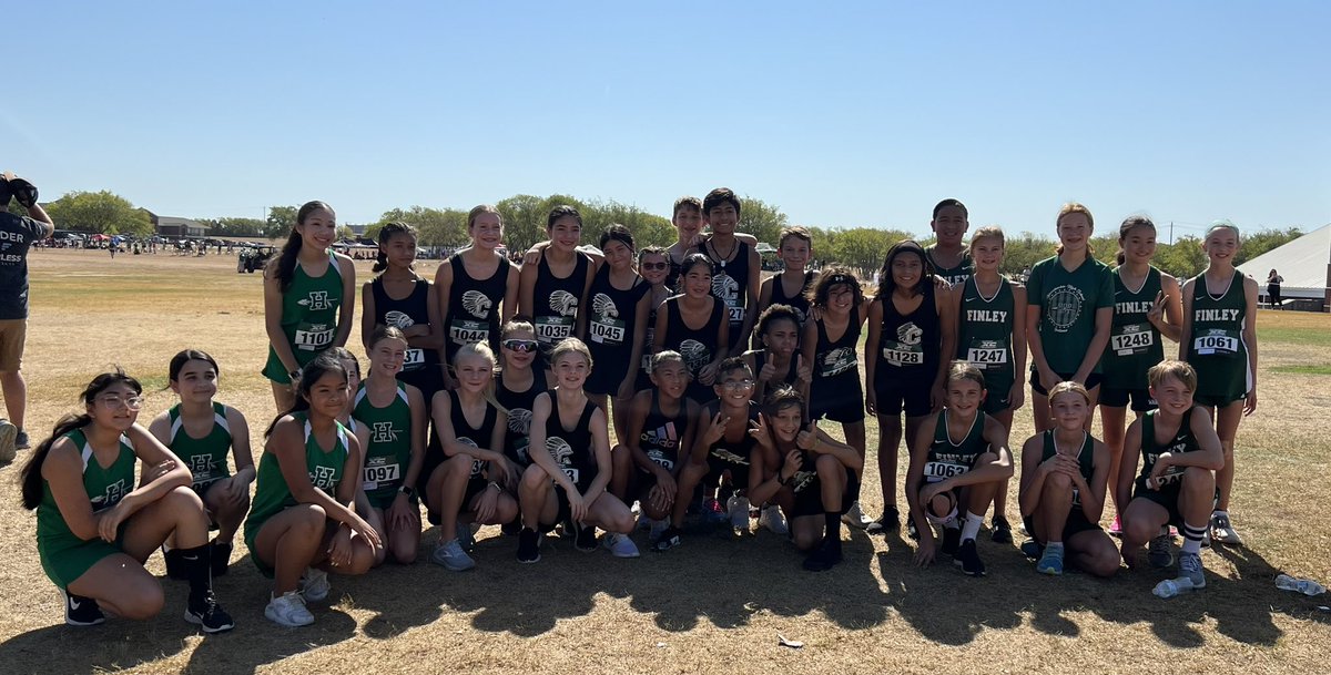 HJHLadyBraves's tweet photo. So proud of these Lady Braves! First meet of the season is in the books. Way to represent this morning at the Woodhouse Invitational in the scorching heat! โ๏ธShout out to Jenna for her 2nd place medalโผ๏ธ๐โญ๏ธ #behowardbrave
#hachiepride https://t.co/5G9Minxbqk