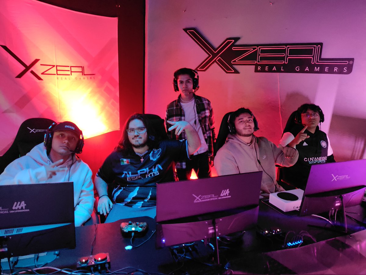 HMKLatam's tweet photo. ⚔️ @Alpha_gg_ presente en MASTER LEAGUE LATAM @Halo Infinite by @DeporteDigitalH &amp; @XZEAL_GAMING

🎮 @Tu_television 
🎮 @BadKarmaMX 
🎮 @iEvgenis 
🎮 @Acendrxdoo 
🗣️ @Bluexide_ https://t.co/JYsZDsvooE