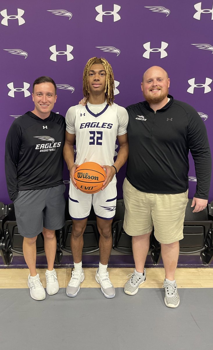 von__32's tweet photo. After a great conversation and visit with Coach @mattbolton34 and @Coach__JJohnson I am extremely blessed to say I have received an offer to the University Of The Ozarks! 
@SteeleHoops @Dallas_Showtyme @reggie3200 @AlamoCityHoops1 @TexasHoopsGASO https://t.co/SjBxnJmIqT