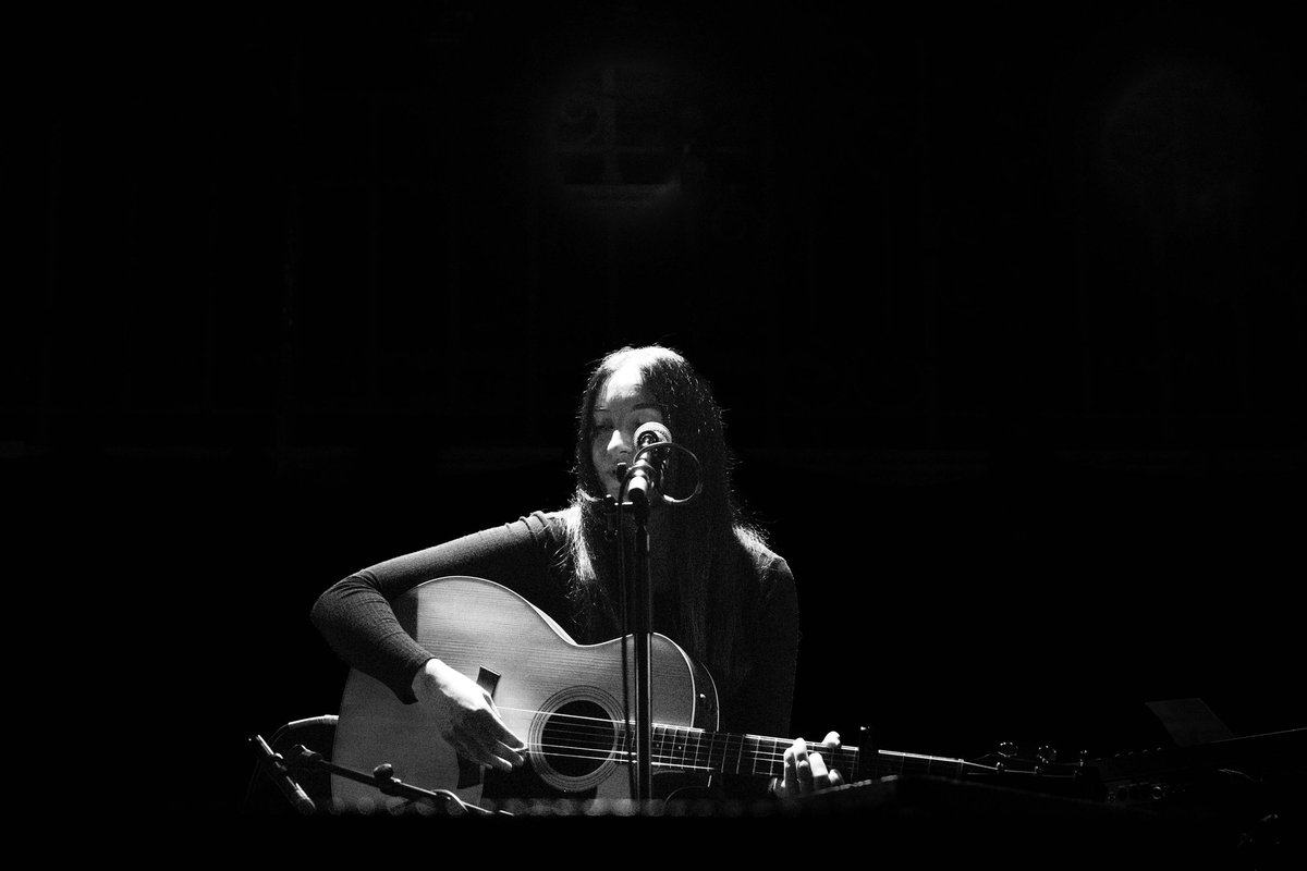 Laurie Cameron tweet media