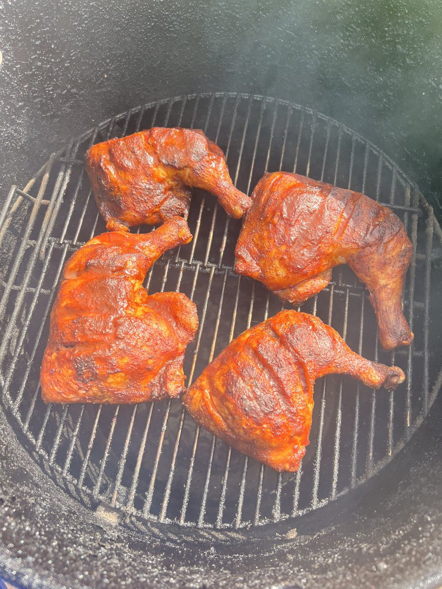 Hypocycloid13's tweet image. Chicken quarters #pitbarrelcooker